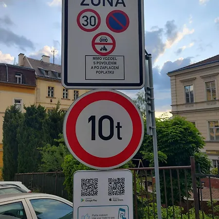 Excellent 3 Min Walk From The Colonnade Διαμέρισμα *